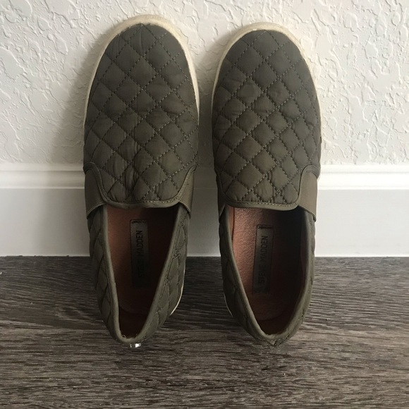 Green slide on sneakers - Picture 1 of 1